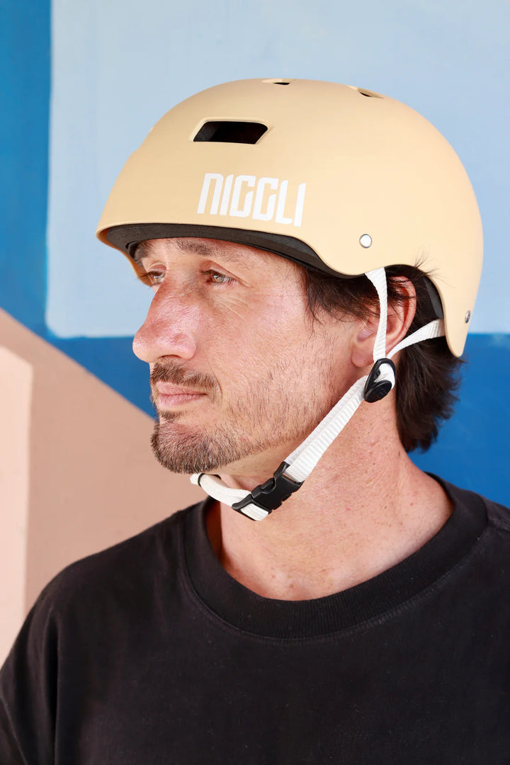 Capacete Niggli Pró Felipe Zambardino Bege