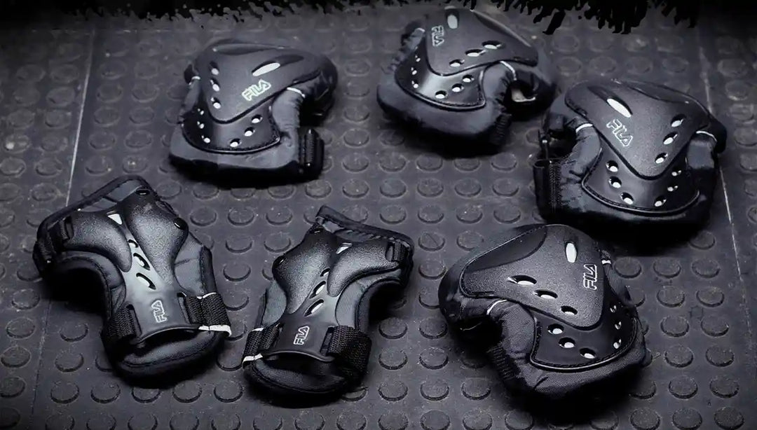 Imagem de um kit de proteção para patins e skate